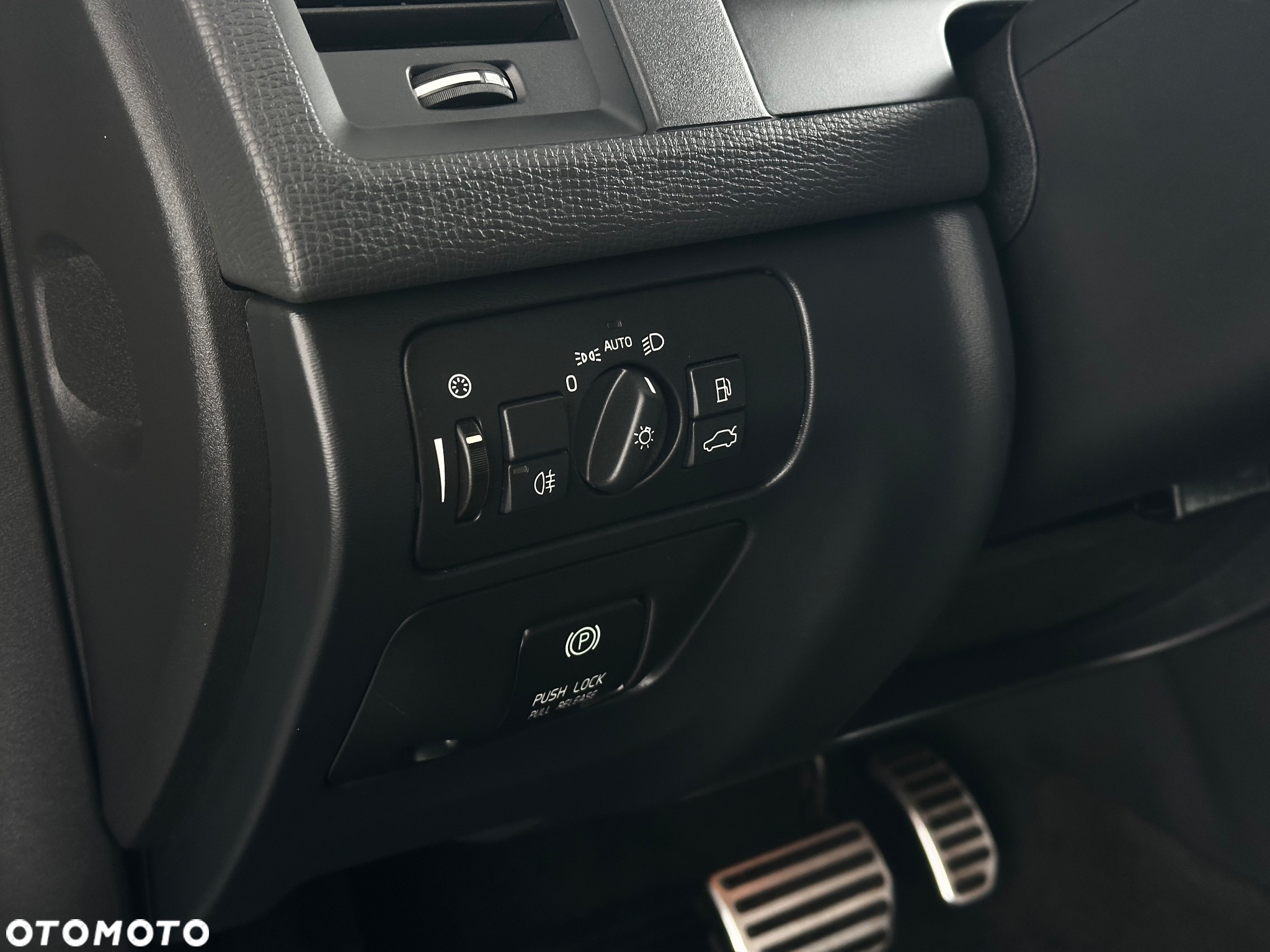 Volvo XC 60 T6 AWD R-Design - 18