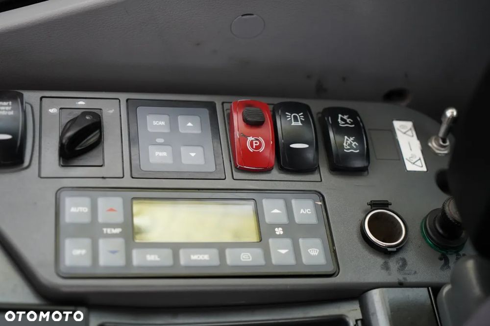 Doosan DX 140W / KOPARKA KOŁOWA / JOYSTICK /  POWERTILT OBROTNICA / 2019 ROK / - 30