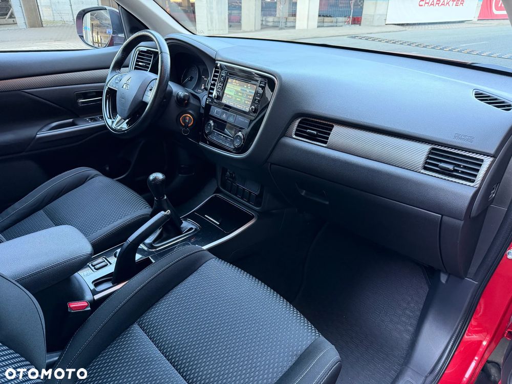 Mitsubishi Outlander 2.0 2WD Diamant - 22