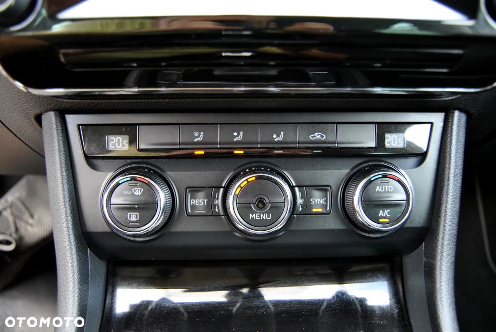 Skoda Superb 2.0 TDI 4x4 DSG Style - 36