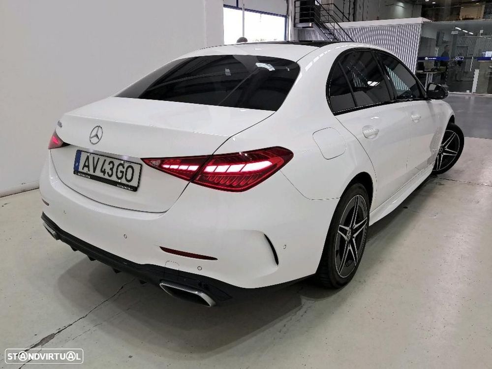 Mercedes-Benz C 300 e AMG Line - 22
