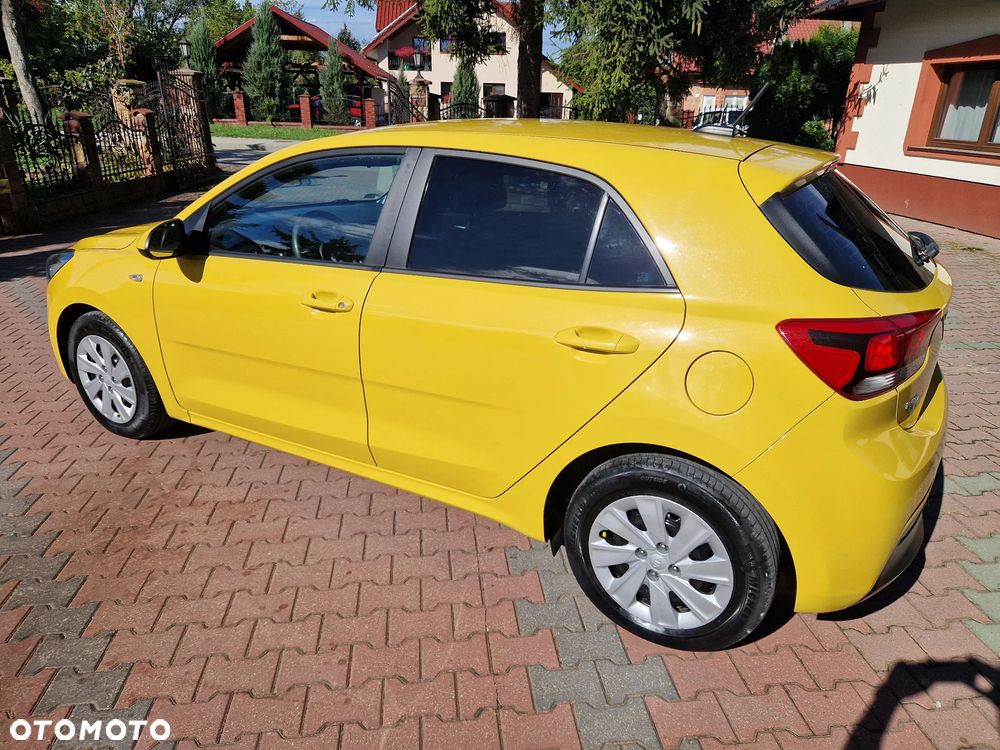 Kia Rio 1.2 L - 32