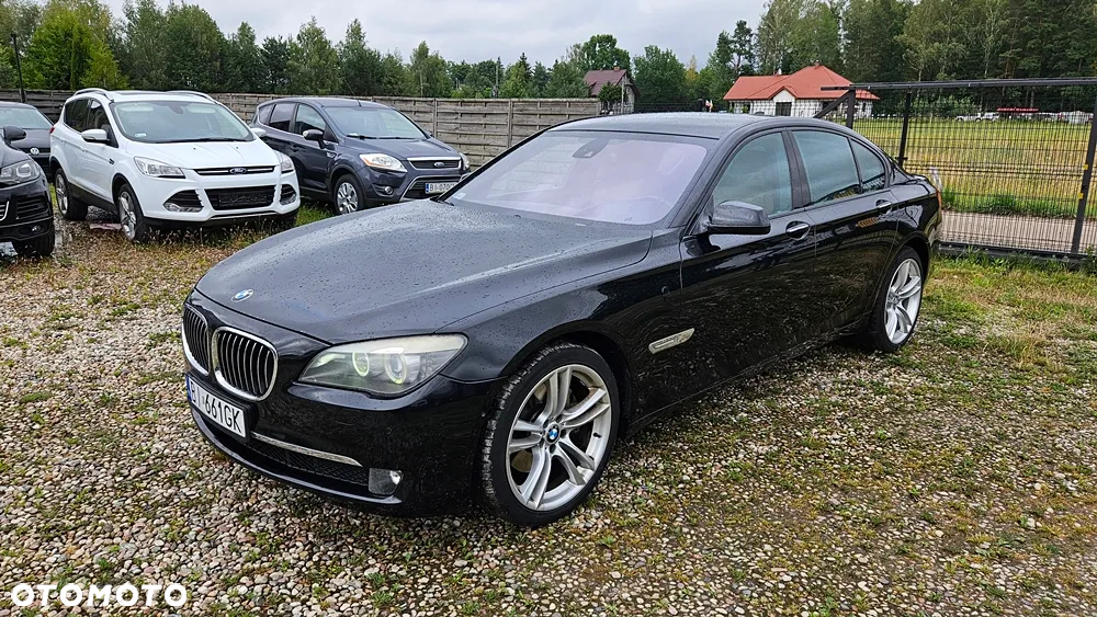 BMW Seria 7 740i - 11