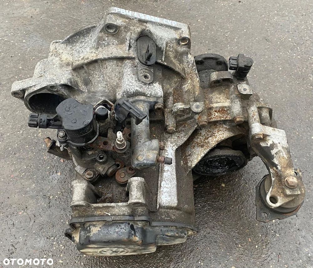 SKRZYNIA MANUALNA BIEGÓW VW PASSAT B4 1.9 5b CYP 21116 - 2