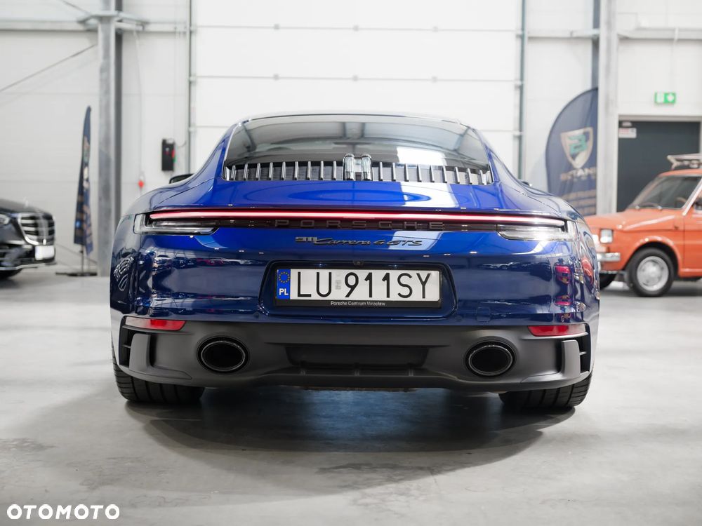 Porsche 911 Carrera 4 GTS - 8