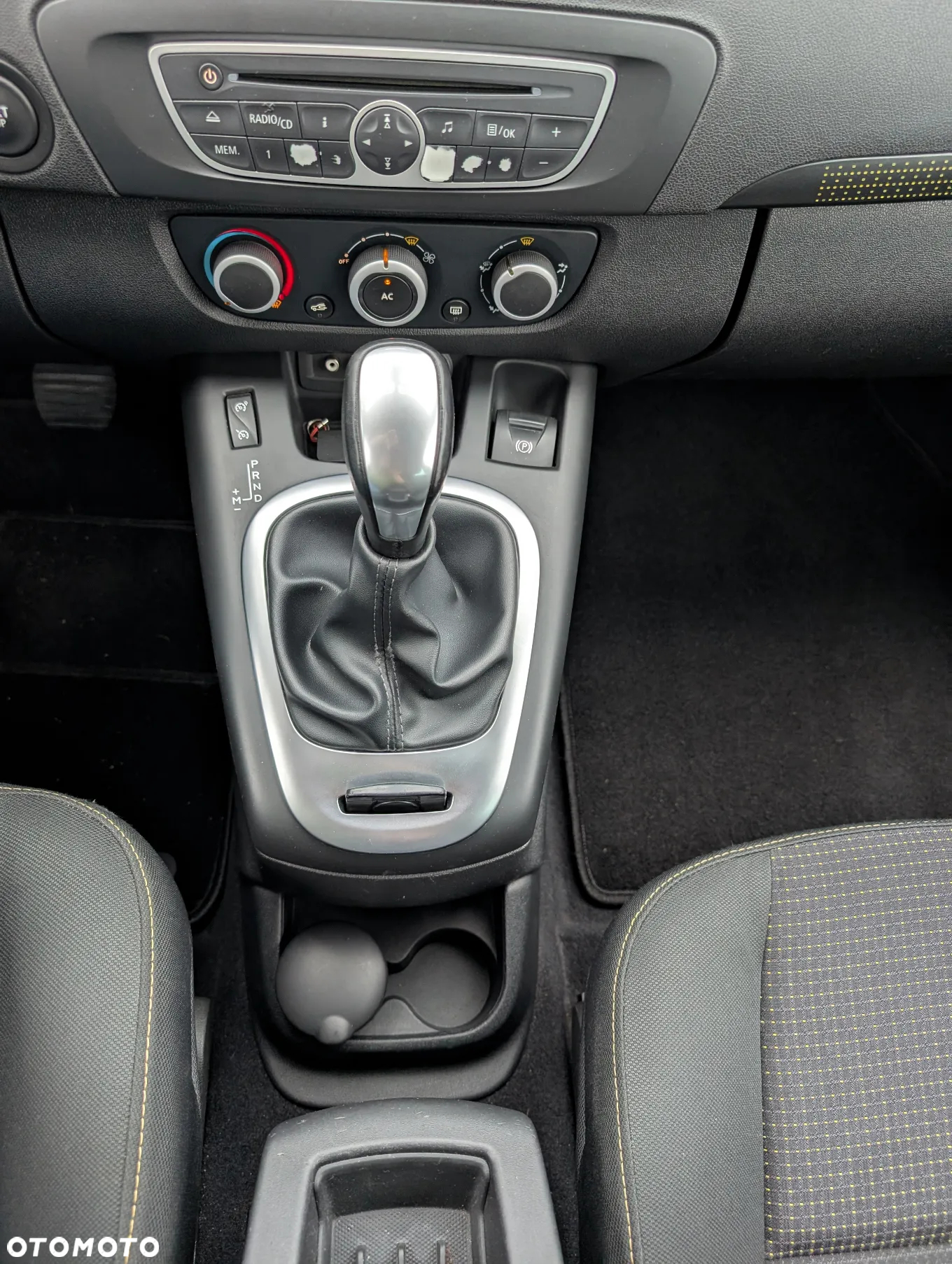 Renault Grand Scenic - 10