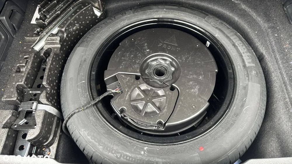 Volkswagen Passat - 31