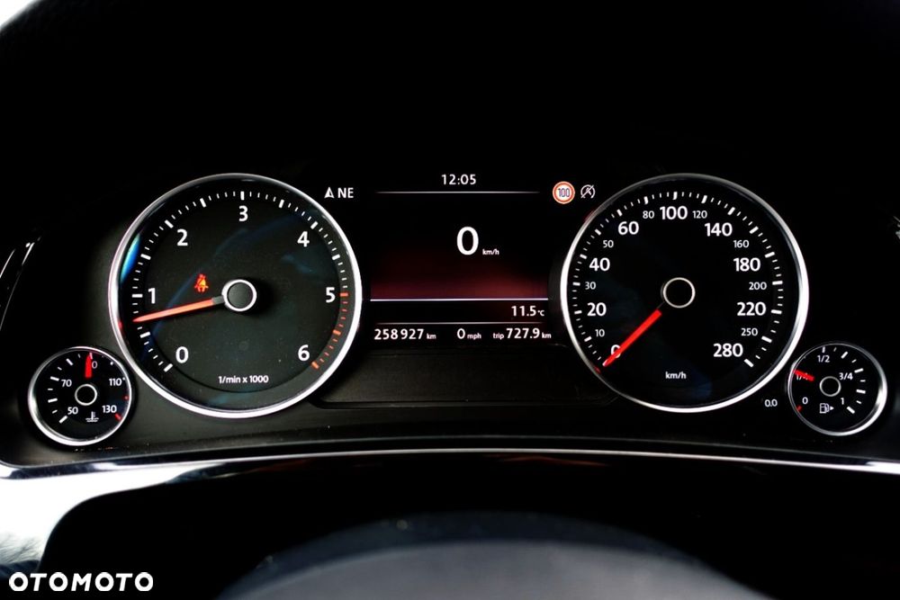 Volkswagen Touareg - 11