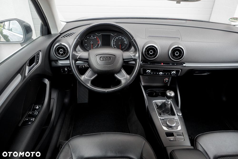 Audi A3 Sportback 1.4 TFSI Ambiente - 30