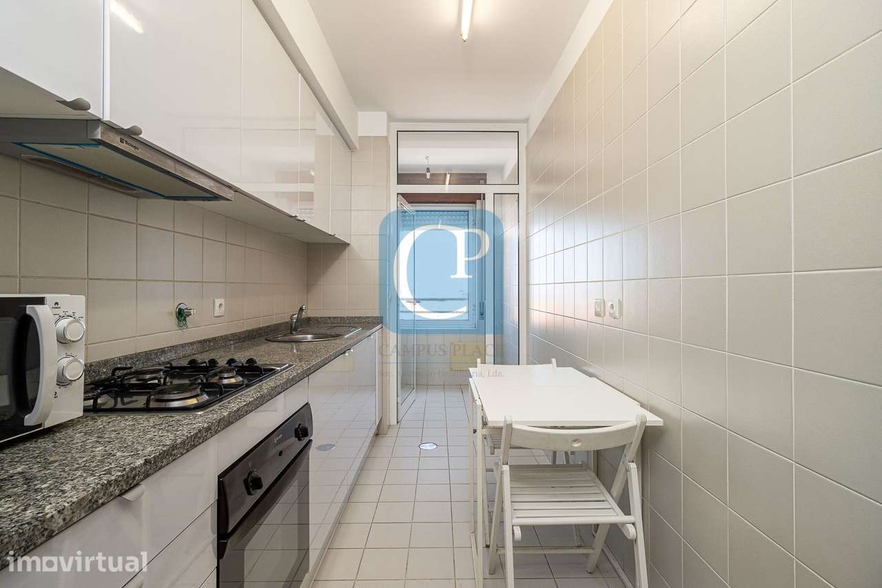 Apartamento T2, junto ao Hospital de São João. - Grande imagem: 5/24