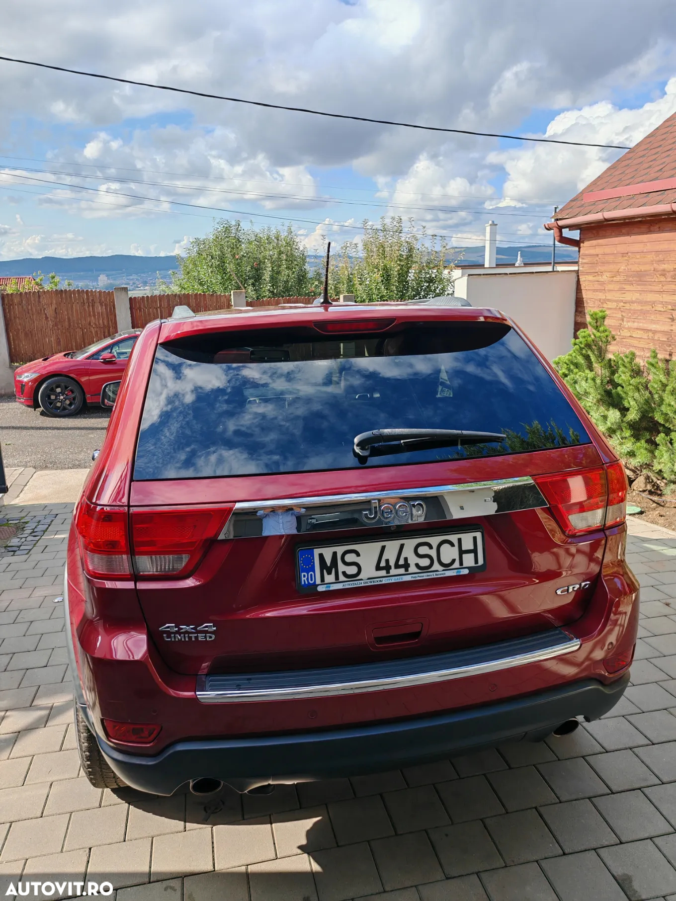 Jeep Grand Cherokee - 24