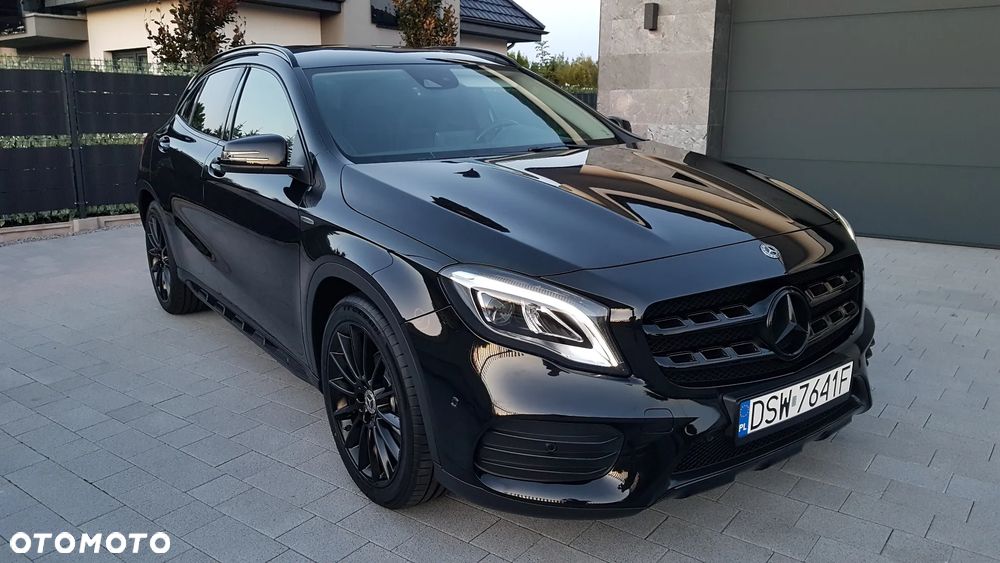 Mercedes-Benz GLA 180 7G-DCT AMG Line - 2