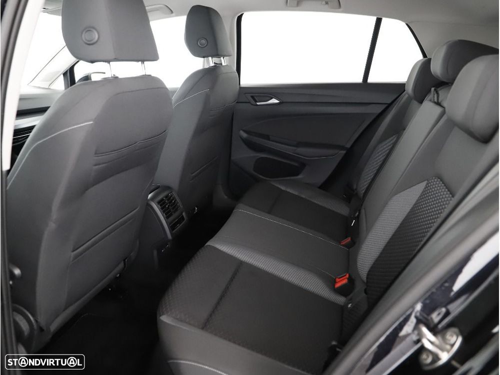 VW Golf 1.0 eTSI Life DSG - 23