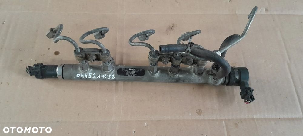 TOYOTA YARIS I 1.4 D4D LISTWA WTRYSKOWA - 1