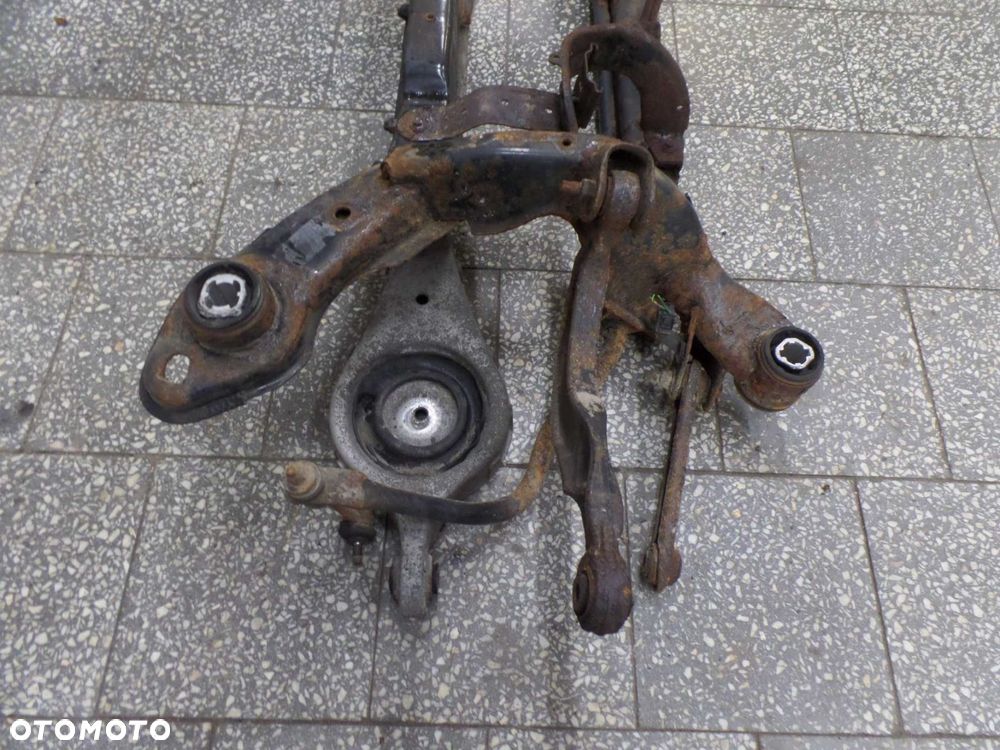 VOLVO V70 III 07-14 WOZEK BELKA SANKI ZAWIESZENIA TYL - 4