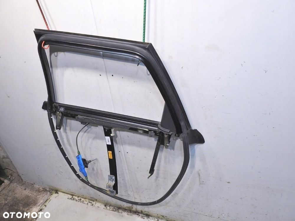 RAMKA MECHANIZM PODNOŚNIK SZYBY PRAWY TYŁ AUDI A4 B7 AVANT 8E0839462B - 8