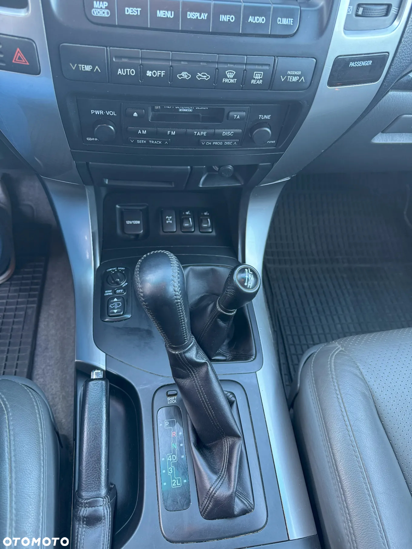 Toyota Land Cruiser - 13