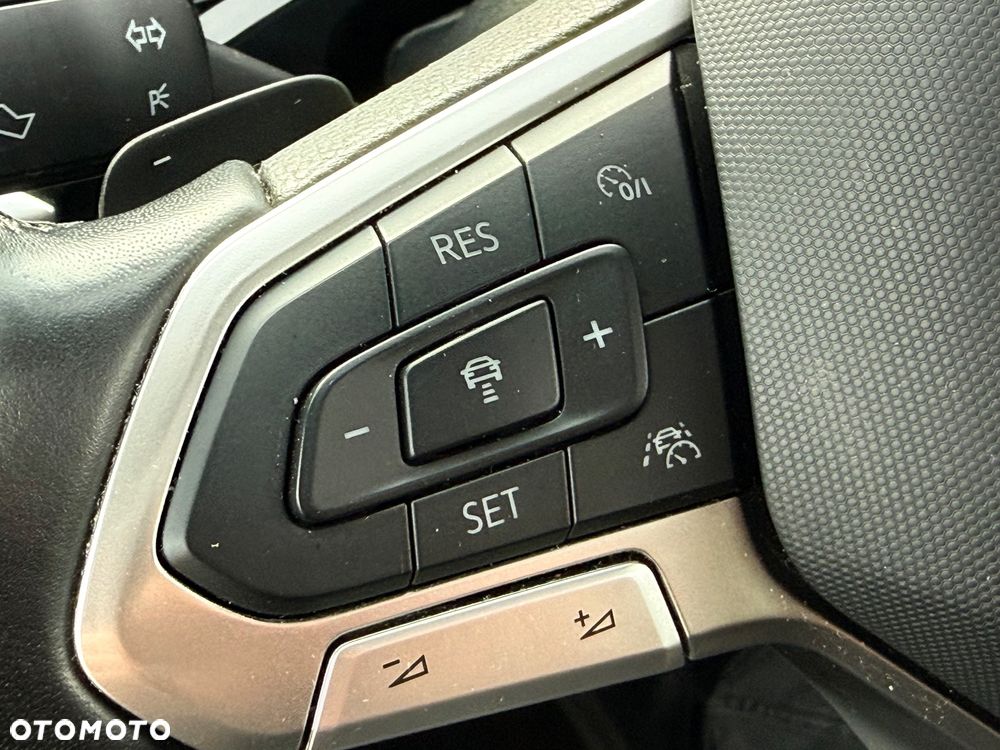 Volkswagen Multivan 2.0 TDI L1 70 Years Bulli DSG - 29