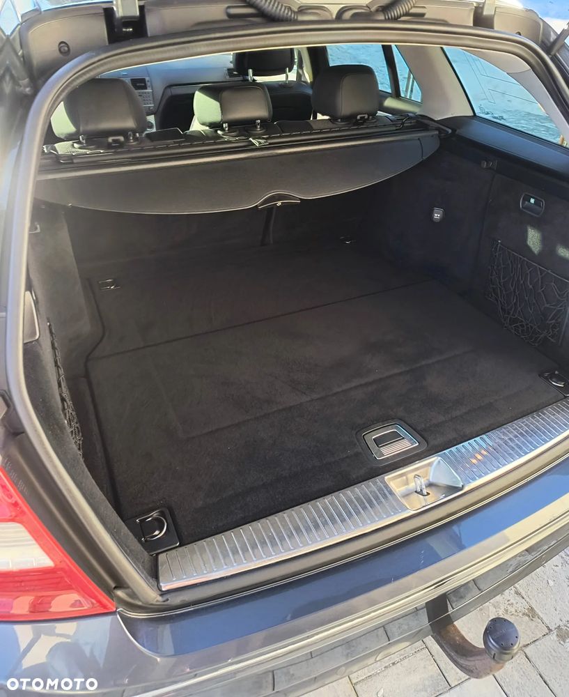 Mercedes-Benz Klasa C 180 CGI Automatik BlueEFFICIENCY Avantgarde - 12