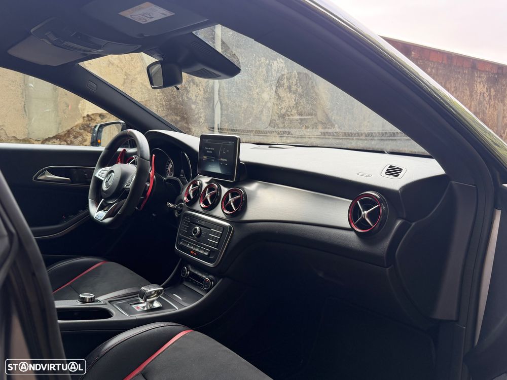 Mercedes-Benz CLA 45 AMG 4Matic 7G-DCT - 38