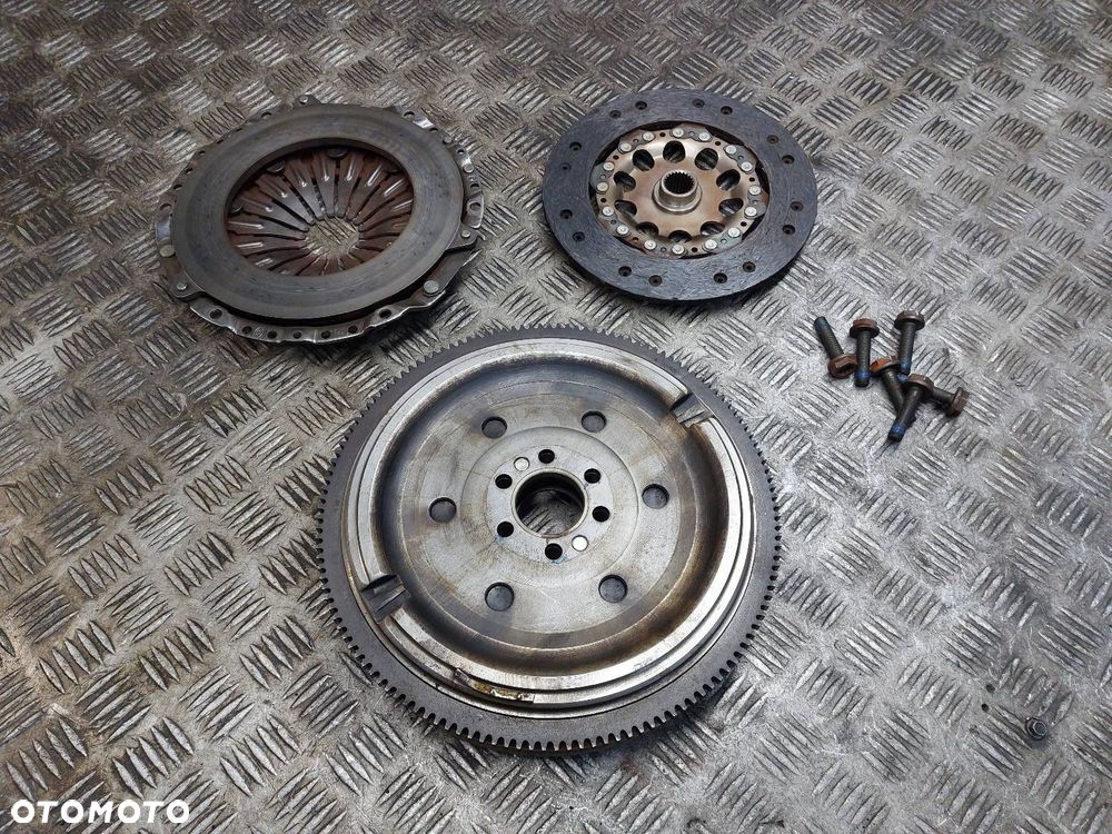 KOŁO DWUMASOWE + TARCZA + DOCISK AUDI A4 B5 1.8 20V 058105266 - 7