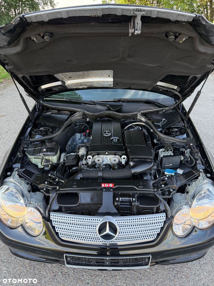 Mercedes-Benz Klasa C 180 Kompressor Automatik Sport Edition - 28