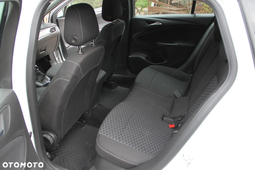 Opel Astra 1.2 T Elegance S&S - 11