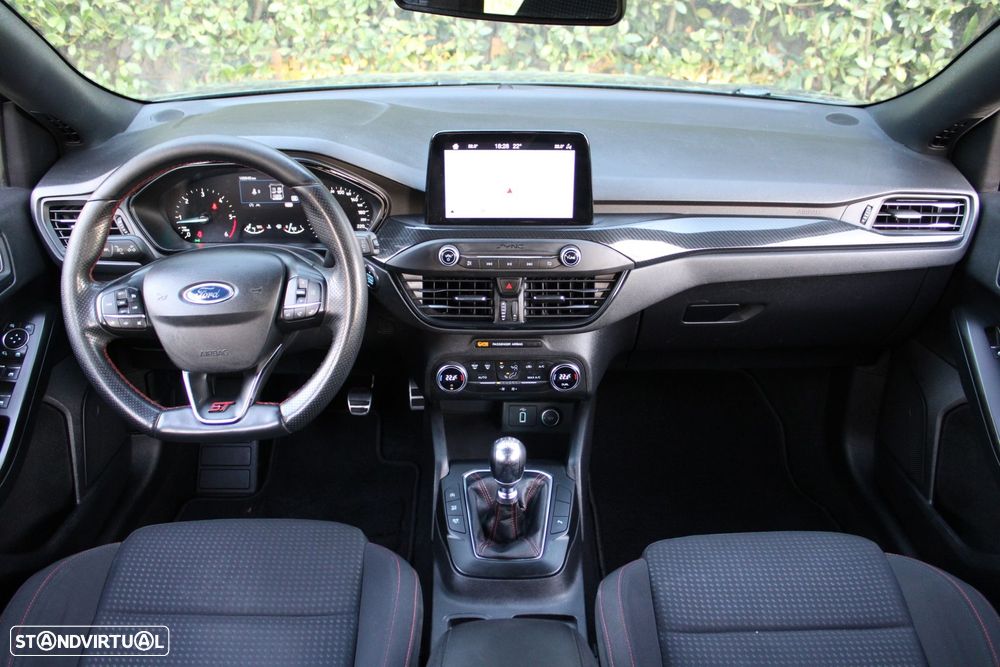 Ford Focus SW 1.5 TDCi EcoBlue ST-Line - 2