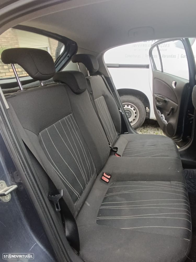 Opel Corsa 1.2 CMON - 2