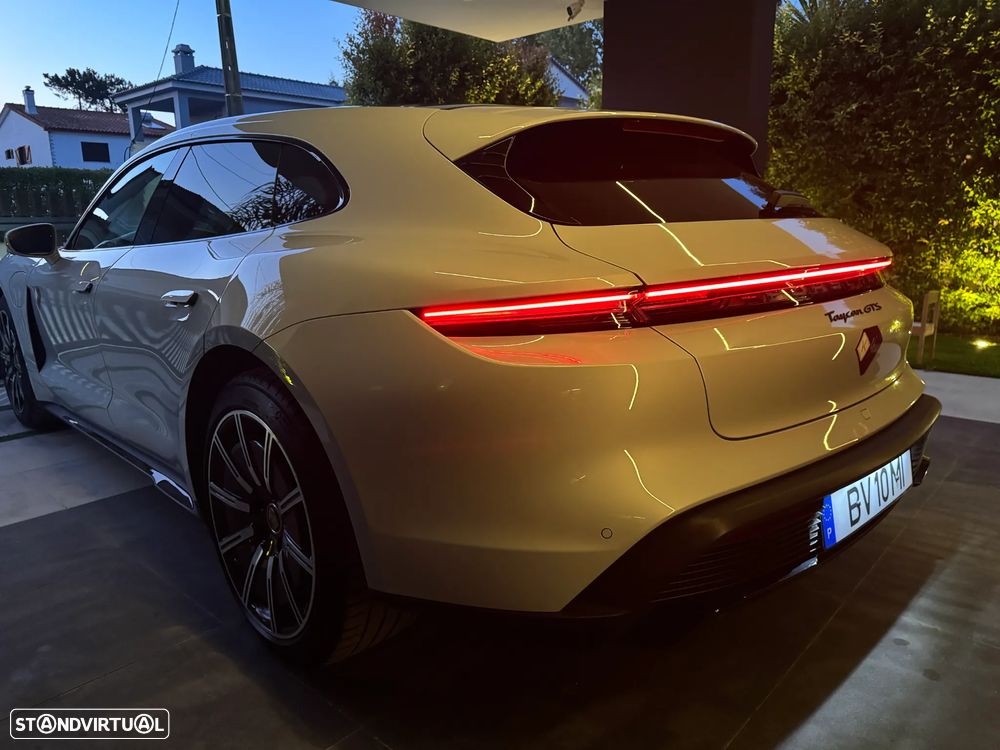 Porsche Taycan Sport Turismo GTS - 3
