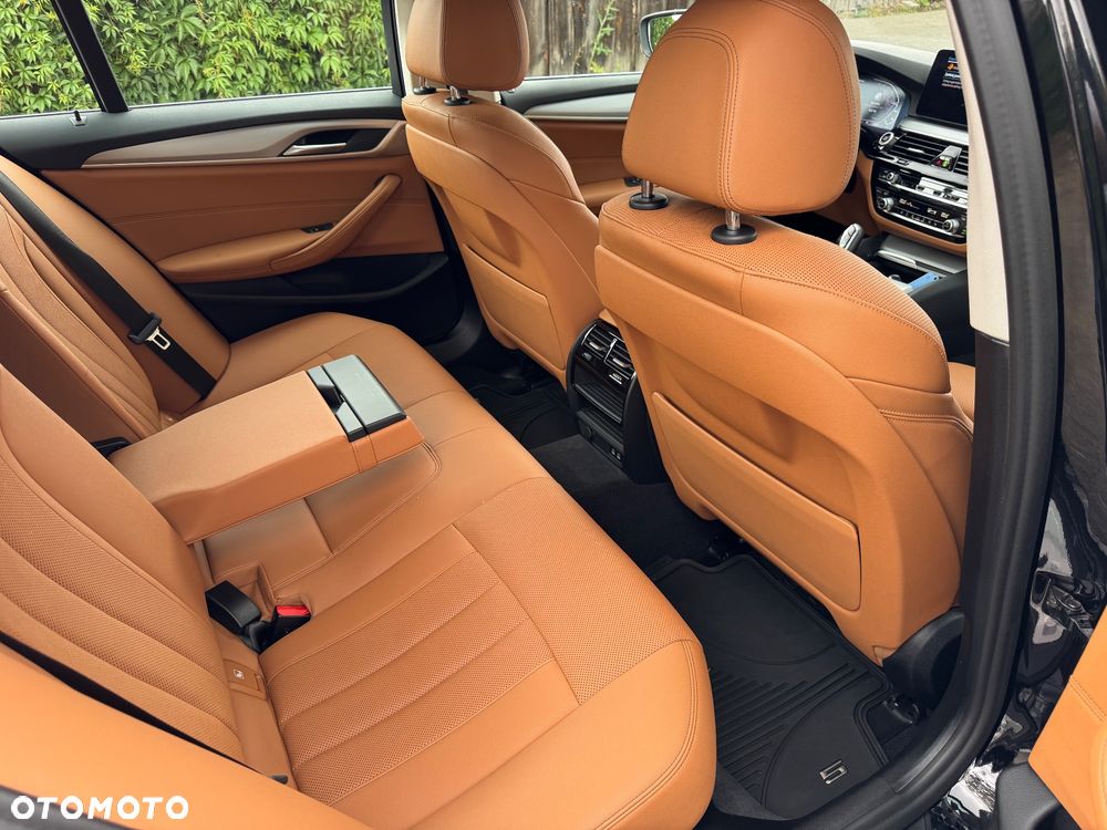 BMW Seria 5 520e M Sport sport - 15