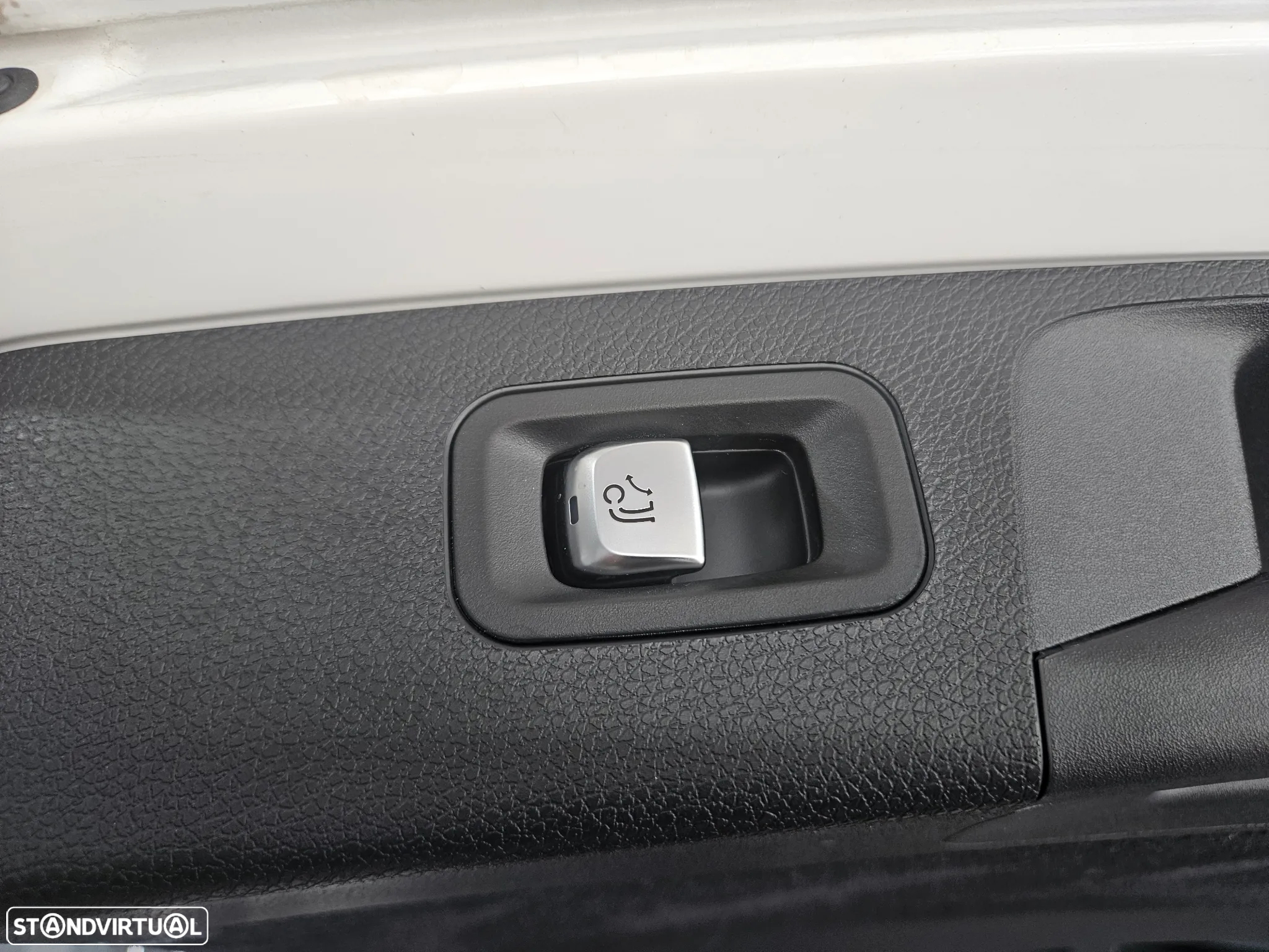 Mercedes-Benz E 300 d AMG Line - 36