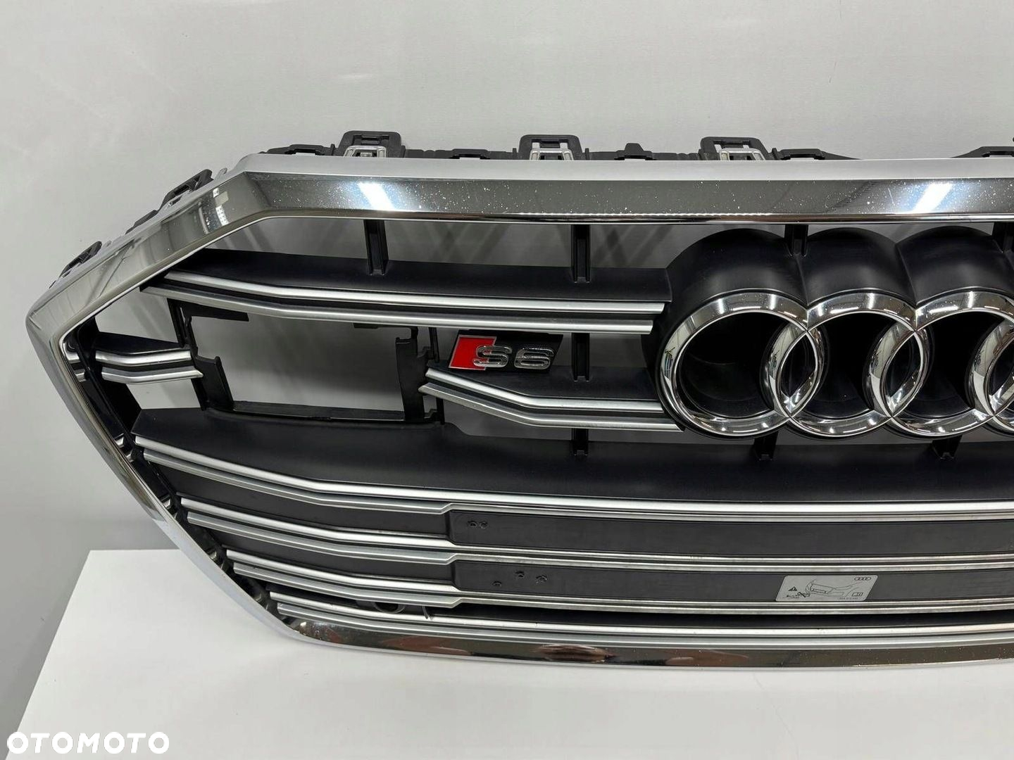 Audi S6 C8 4K Grill Atrapa Zderzaka 4K0853651E - 5