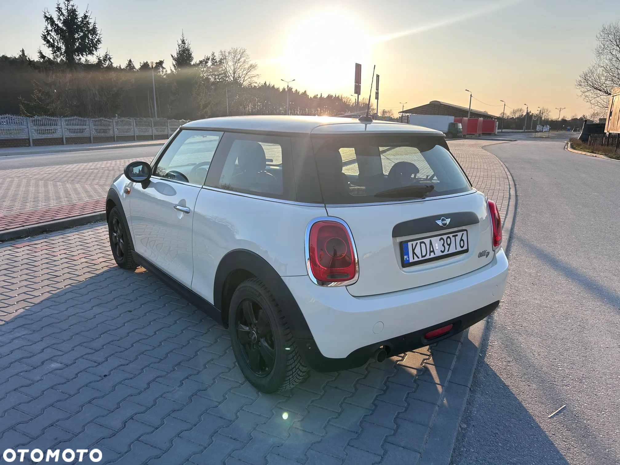 MINI ONE D - 4