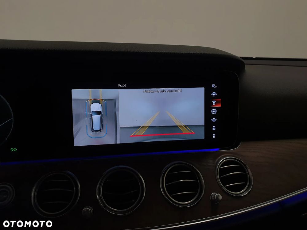 Mercedes-Benz Klasa E 300 de 4Matic 9G-TRONIC AMG Line - 26