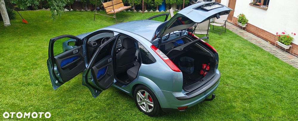 Ford Focus 1.6 16V Trend - 12