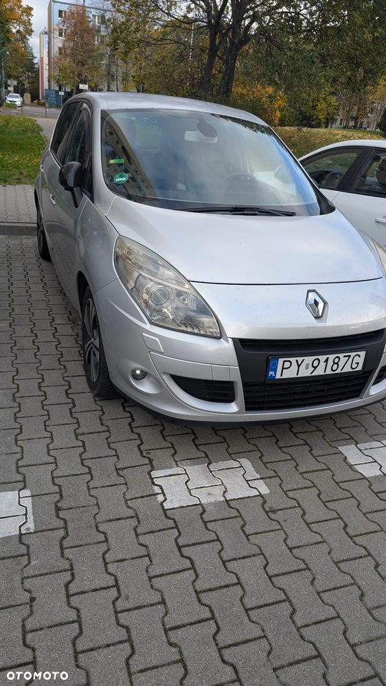 Renault Scenic 2011 photo 2