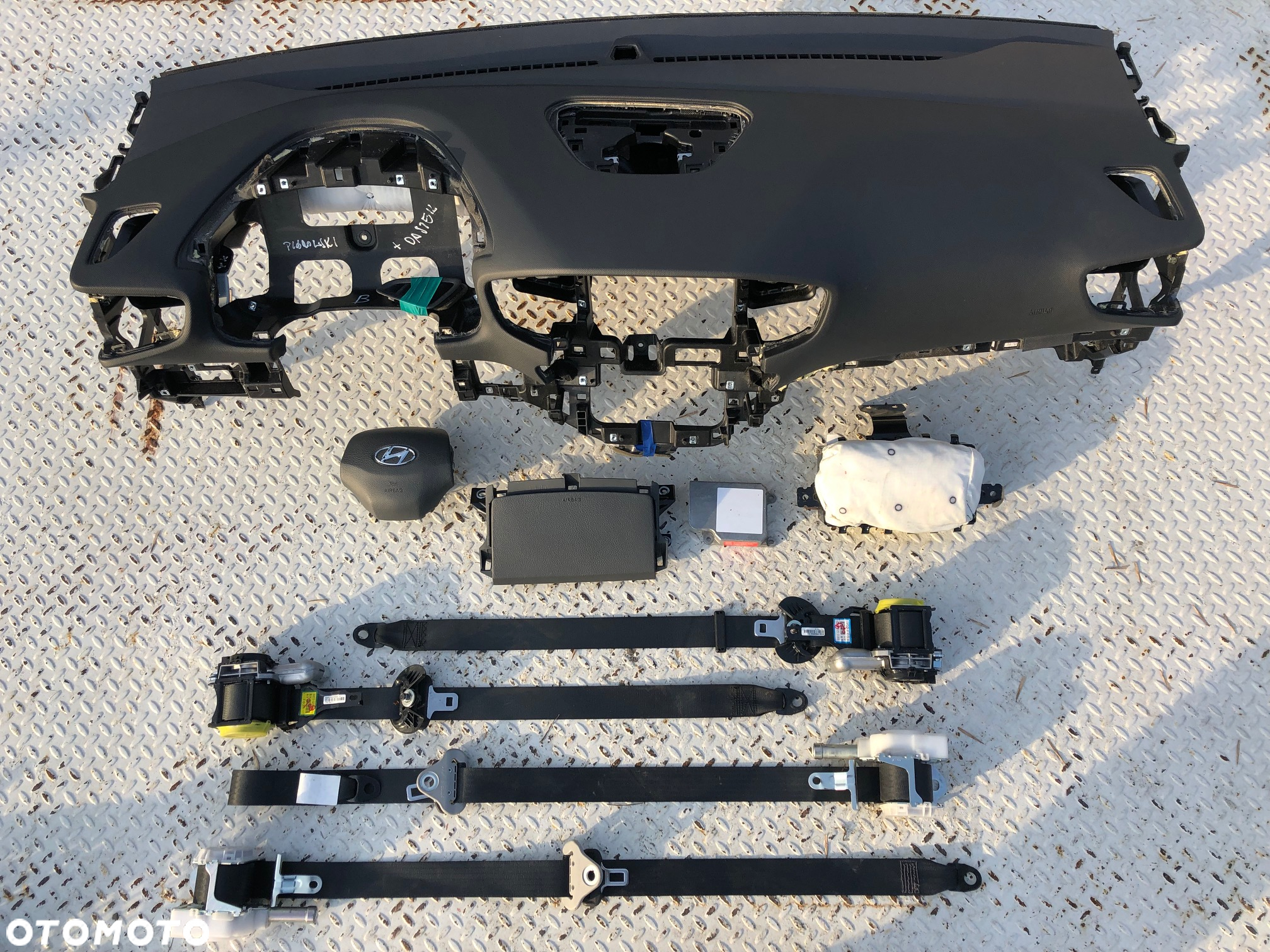 HYUNDAI I10 I20 I30 I40 KONA IONIQ BAYON ELANTRA TUCSON SANTA FE DESKA KONSOLA KOKPIT PULPIT PÓŁKA PARAPET DASHBOARD AIRBAG PASY PAS KURTYNY KURTYNA FOTELA PODUSZKA FOTELOWA - 5