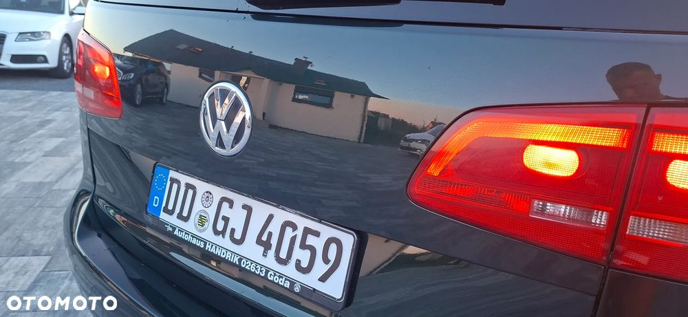 Volkswagen Touran 2.0 TDI DPF DSG Highline - 23