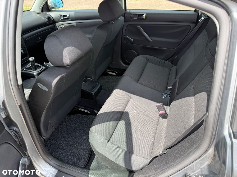 Volkswagen Passat 1.9 TDI Basis - 18