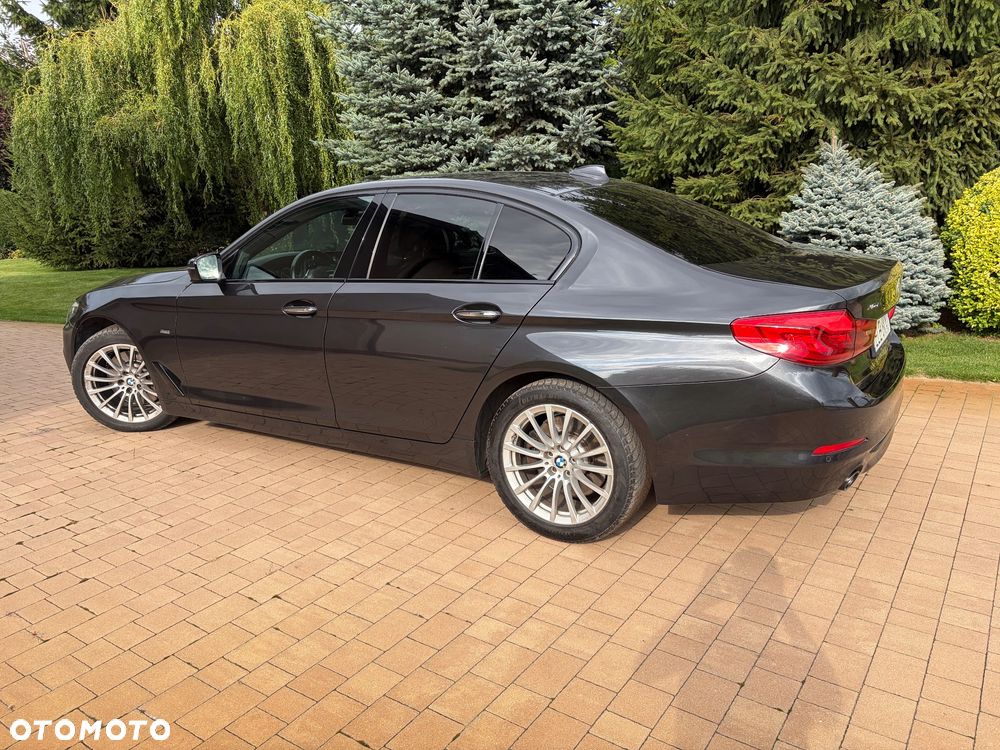 BMW Seria 5 530d xDrive Sport Line sport - 4