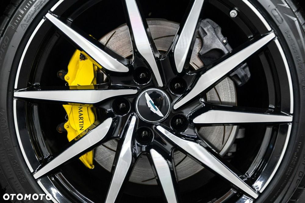 Aston Martin Vantage - 20