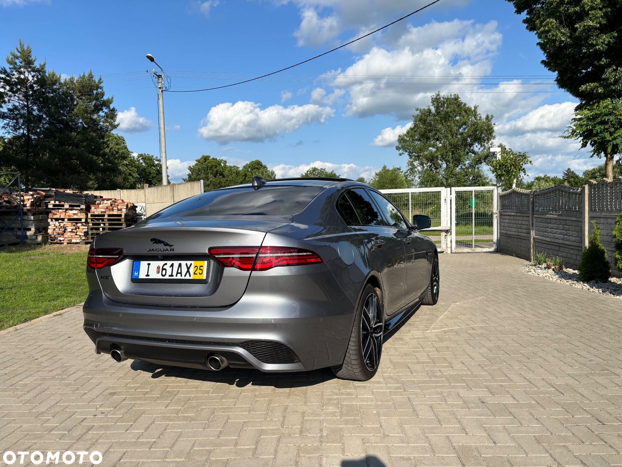 Jaguar XE 2.0 P250 R-Dynamic Black - 10