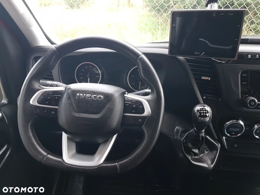 Iveco 50C18 DAILY 12EP PLANDEKA FIRANKA 5,11x2,45x2,35 SPANIE 3500 KG SKRZYNIA ŁADUNKOWA PAKA KLIMATRONIK TEMPOMAT OGRZEWANIE POSTOJOWE - 6