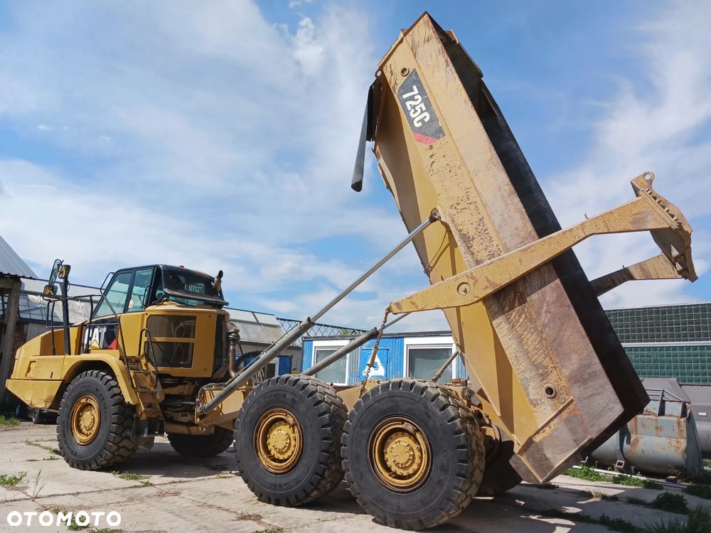 Caterpillar 725 C - 32