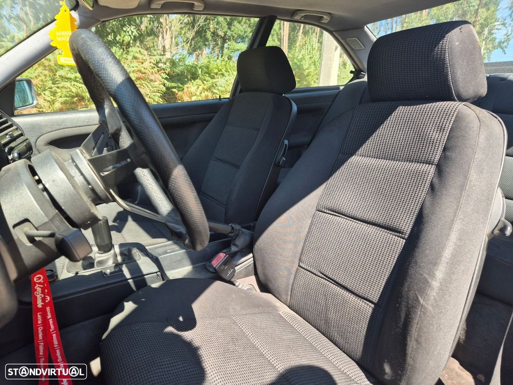 BMW 318 iS Coupé - 11