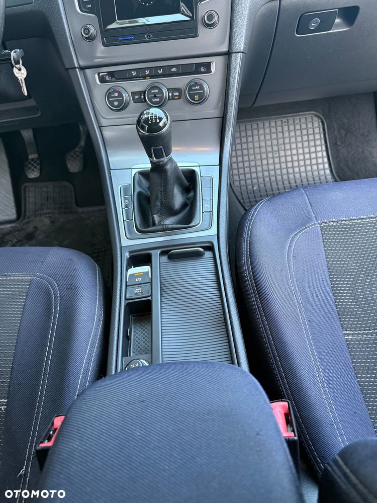Volkswagen Golf 1.2 TSI BlueMot Trendline - 13
