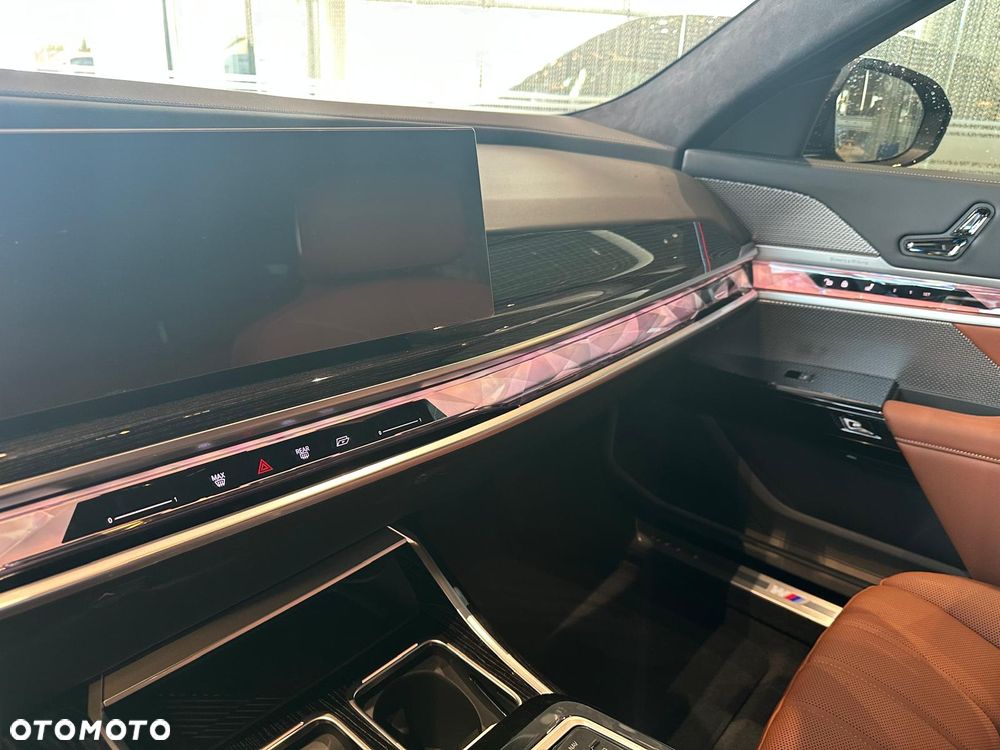 BMW Seria 7 - 18