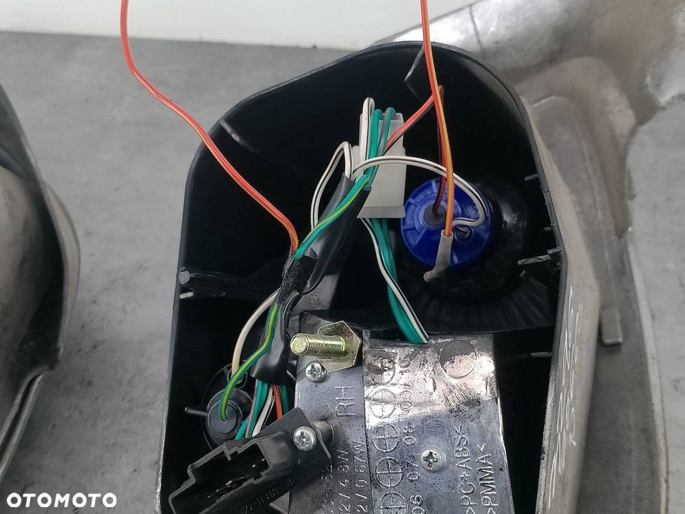 LAMPY TYŁ KOMPLET PEUGEOT 206 CC 03-1162 SEDAN - 6