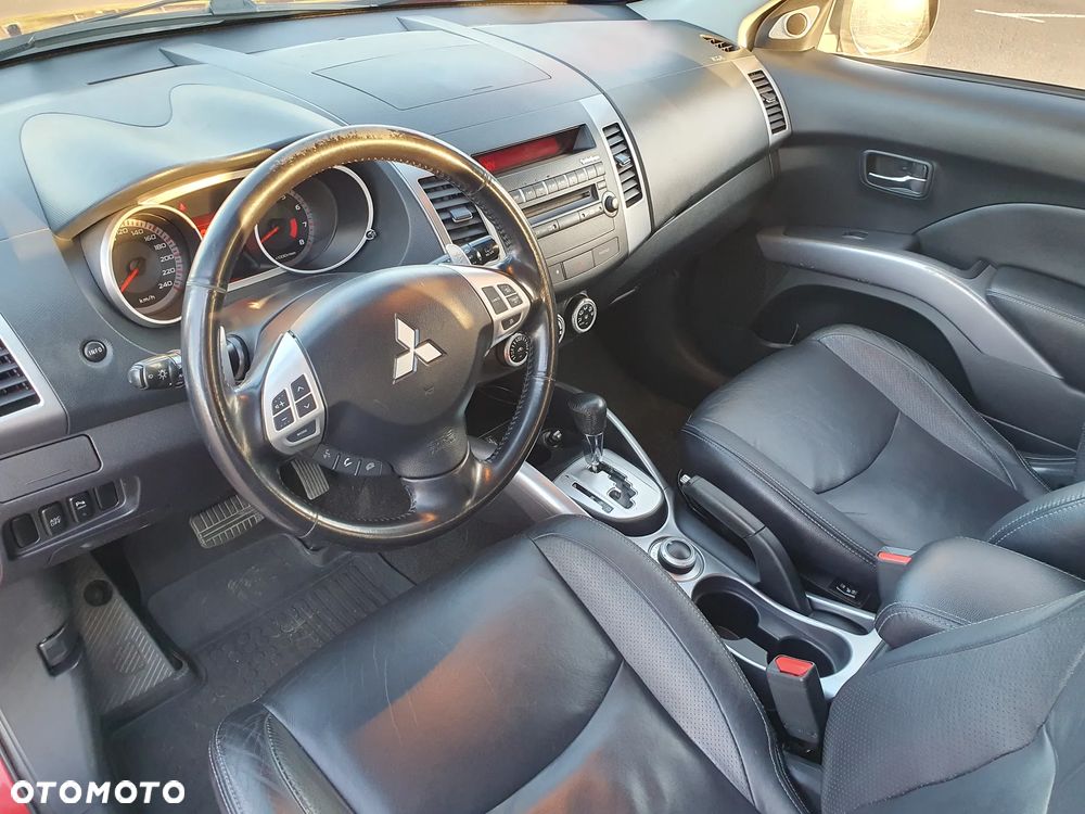 Mitsubishi Outlander 2.4 4WD CVT Instyle - 12